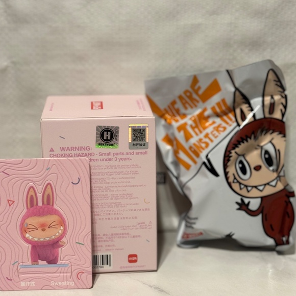 *SWEATING* The MONSTERS x Lazy Yoga - Picture 3 of 4